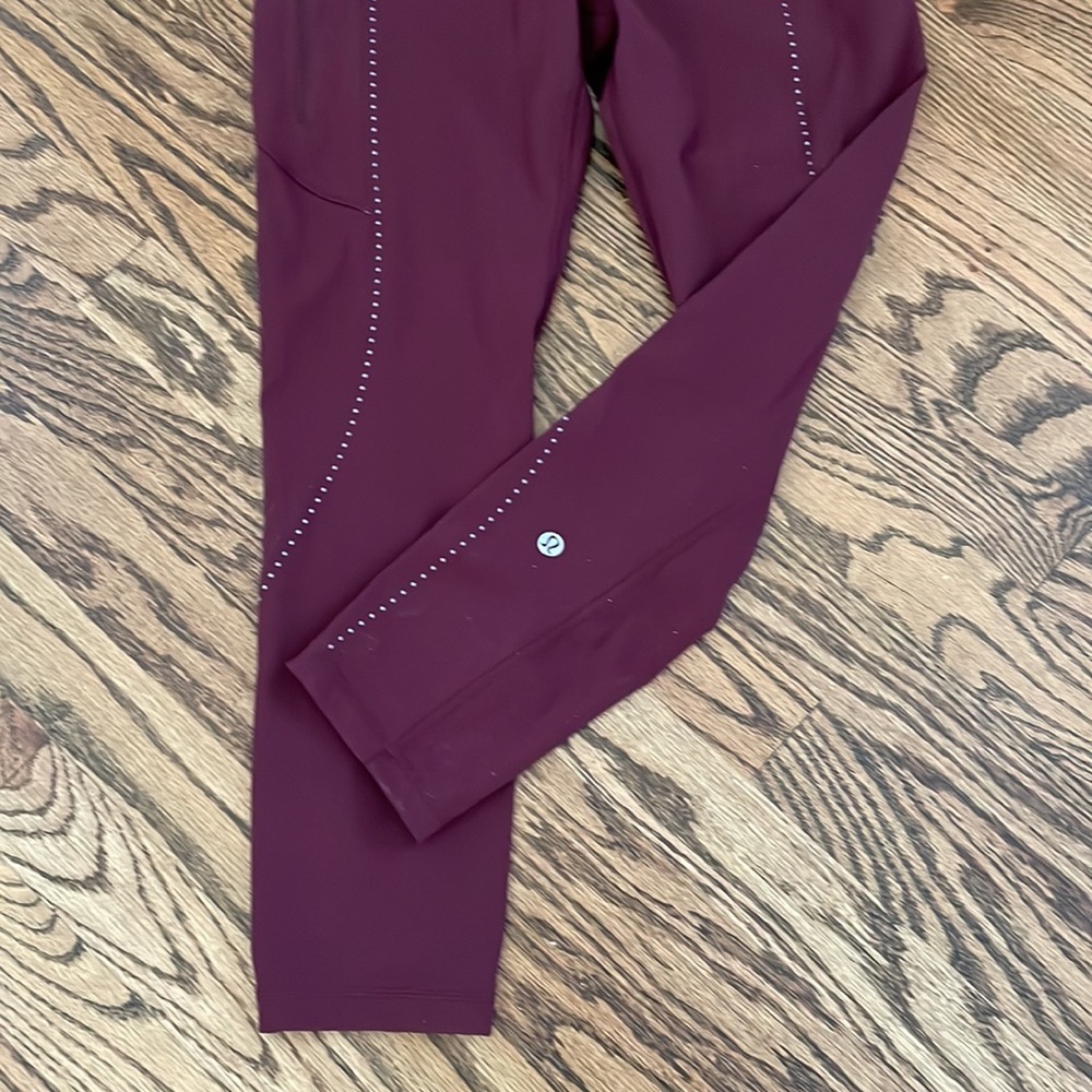 LULULEMON - Picture 2 of 2